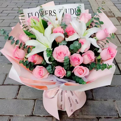 岳阳18朵粉玫瑰2支百合，我的心尖宝贝