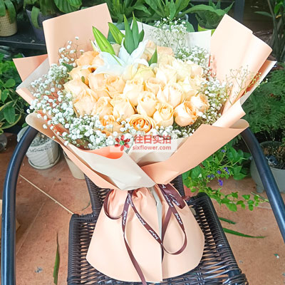 岳阳33朵香槟玫瑰百合，心里永远是你